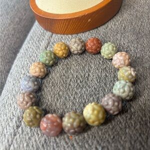 Carved Alashan Agate Beaded Bracelet